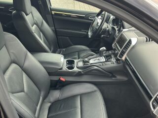 Porsche Cayenne PLATINUM EDITION 180кВ