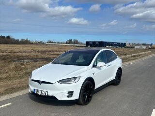 Tesla Model X 90D free supercharger
