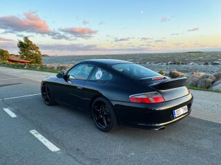 Porsche 911 Carrera 4 3.6 235кВ