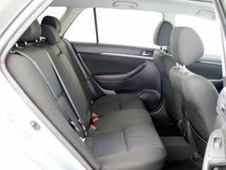 Toyota Avensis Linea Sol Facelift 2.0 108kW