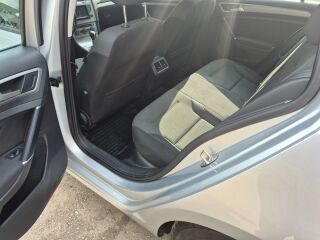 Volkswagen Golf 1.6 77kW