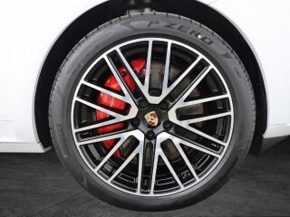 Porsche Cayenne Turbo E-Hybrid 4.0 544kW