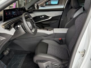Peugeot 5008 Business 1.2 Hybrid 100kW