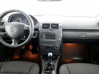 Mercedes-Benz A 160 Elegance Facelift 1.5 70kW