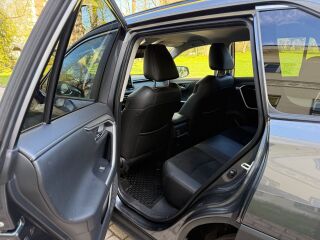 Toyota RAV4 Luxury Plus 2.0 129кВ