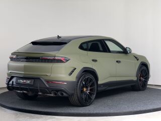 Lamborghini Urus 4.0 588кВ