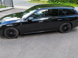 Mercedes-Benz E 300 AMG line SUPERSCREEN 2.0 150kW