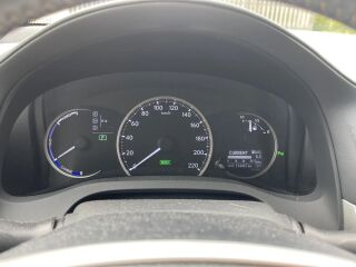 Lexus CT 200h F-sport 1.8 73кВ