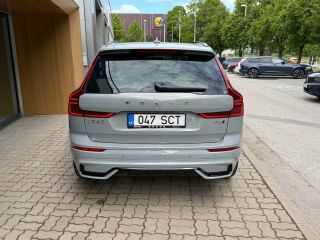 Volvo XC60 PLUS DARK B5 250Hj petrol 2.0 184kW