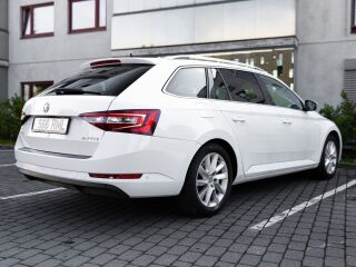 Skoda Superb Highline 1.4 110kW