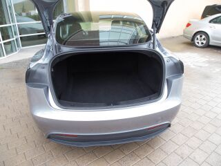 Tesla Model 3 SR + RWD Highland 208kW