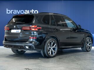 BMW X5 xDrive30d M-Sportpakett PRO 210кВ