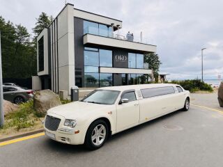 Chrysler 300 C Stretch 140 3.5 V6 183kW