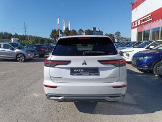 Mitsubishi Outlander Instyle 4WD 2.4 PHEV 225kW
