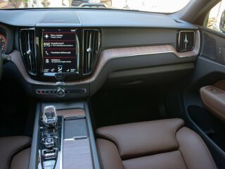 Volvo XC60 AWD Inscription Intelli Safe PRO Wntr 2.0 B5 MHEV Kerghübriid 184kW