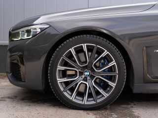 BMW 750 i xDrive M-Sportpakett 4.4 390kW