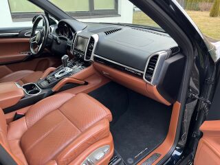 Porsche Cayenne 3.0 184кВ