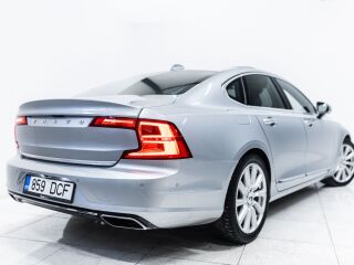 Volvo S90 2.0 140kW