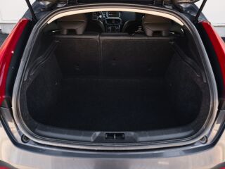 Volvo V40 Momentum 1.6 R4 D2 84кВ