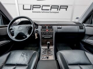 Mercedes-Benz E 280 4-Matic Avantgarde V6 150kW