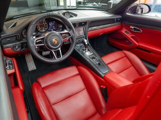 Porsche 911 Turbo S Cabrio 3.8 412kW