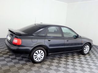 Audi A4 Sportline 1.8 92кВ