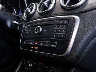 Mercedes-Benz CLA 200 AMG Orange Art 1.6 115kW