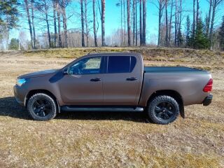 Toyota Hilux 2.4 110кВ