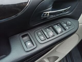 Lancia Voyager 2.8 120kW