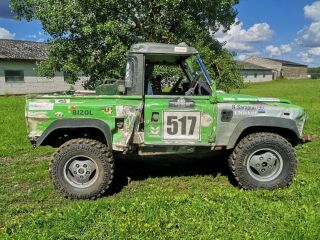 Land Rover Defender 2.5 83kW