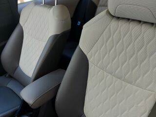 Toyota Corolla ZE1EERU M 1.5 92кВ
