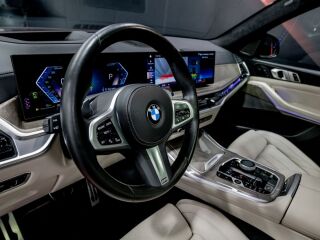 BMW X7 Sky lounge M-paket Individual 3.0 250kW