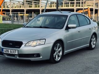 Subaru Legacy Luxury 4x4 3.0 180кВ