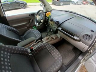 Volkswagen New Beetle 2.0 85kW