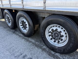 Schmitz Semitrailer Curtainsider Standard