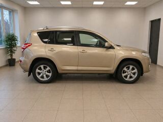 Toyota RAV4 2.0 116kW