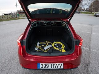 SEAT Leon Plug In Hybrid  FR-Package  Desire Red 150kW