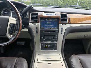 Cadillac Escalade Platinum 6.0 V8 248kW