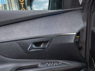 Peugeot 3008 GT LINE 1.5 R4 HDI 96кВ