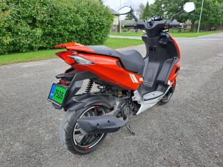 Peugeot Speedfight SF4