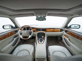 Jaguar XJ Daimler Long 4.0 V8 209kW