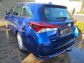 Toyota Auris Touring Sports Active 1.6 82кВ