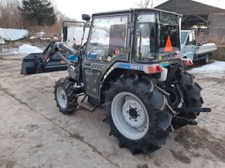 Iseki TG 30 Cabin frontaallaaduriga