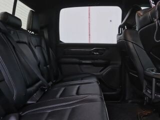 Ram 1500 Limited Crew Cab Lifted 5.7 V8 Hemi 395hp
