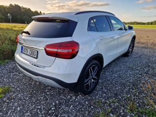 Mercedes-Benz GLA 180 1.6 90kW