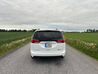 Chrysler Pacifica Limited 3.6 214kW