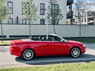 Audi S4 Cabriolet V8 RED 4.2 253kW