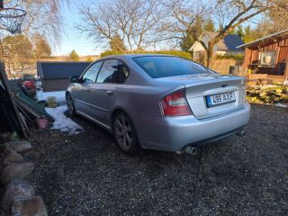 Subaru Legacy 3.0 180kW