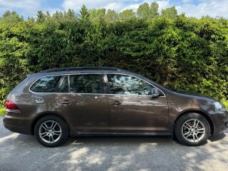 Volkswagen Golf 1.6 77кВ