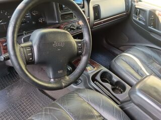 Jeep Grand Cherokee LX 5.9 V8 177kW